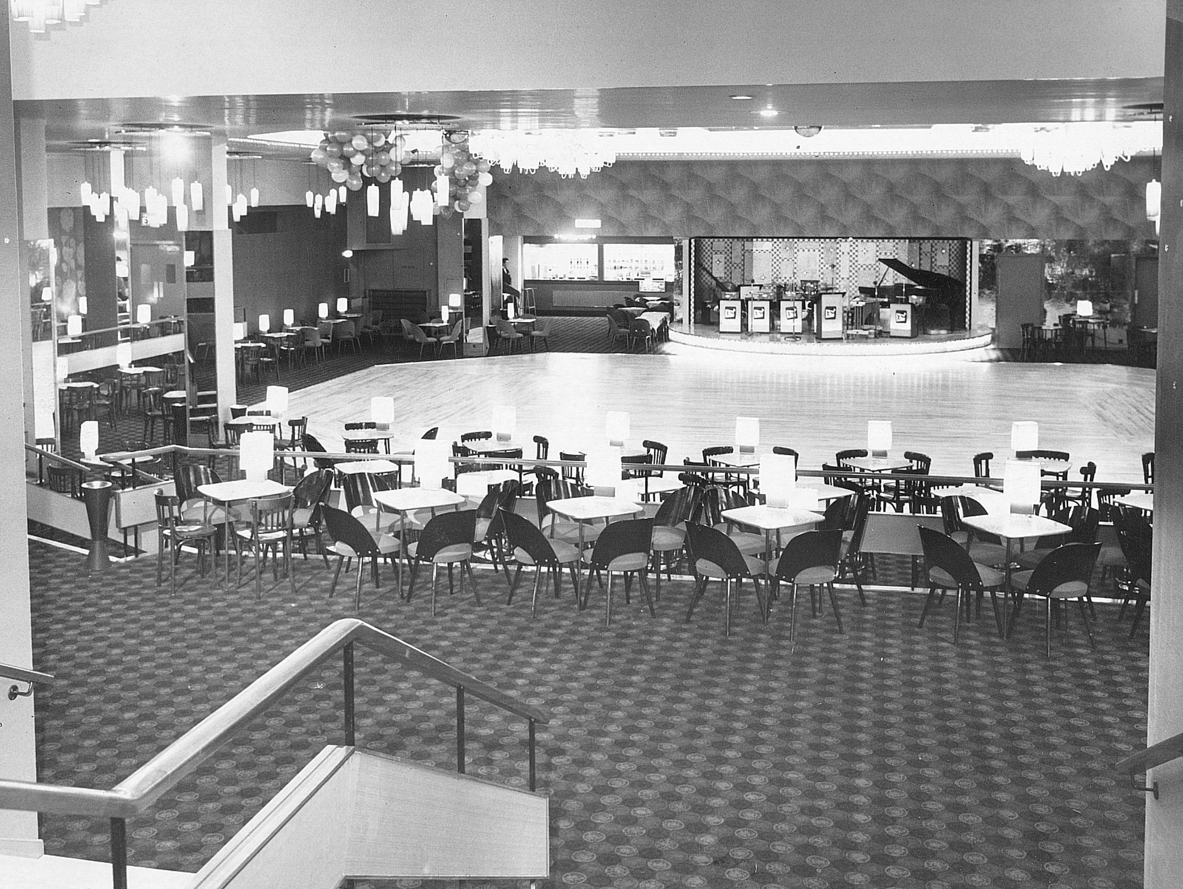 Past Post - Preston Pubs/Clubs - Top RAnk 1965